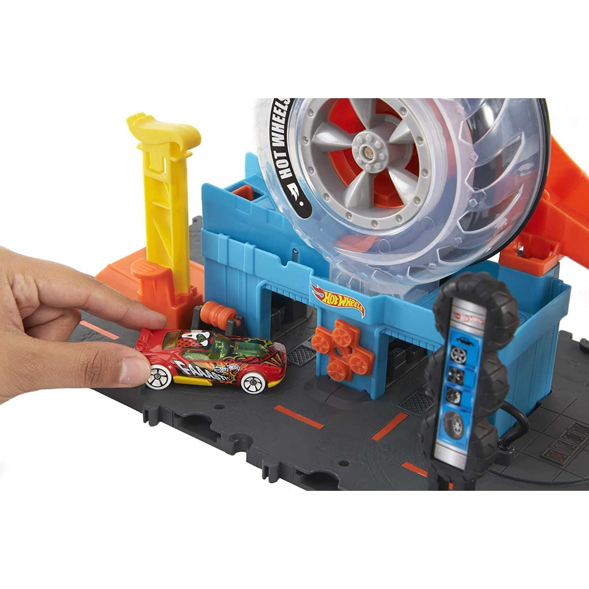 Hot Wheels City Super Twist Tire Shop Playset, Spin the Key to Make Cars  Travel Through the Tires, Includes 1 Hot Wheels Car, Gift for Kids 4 to 8